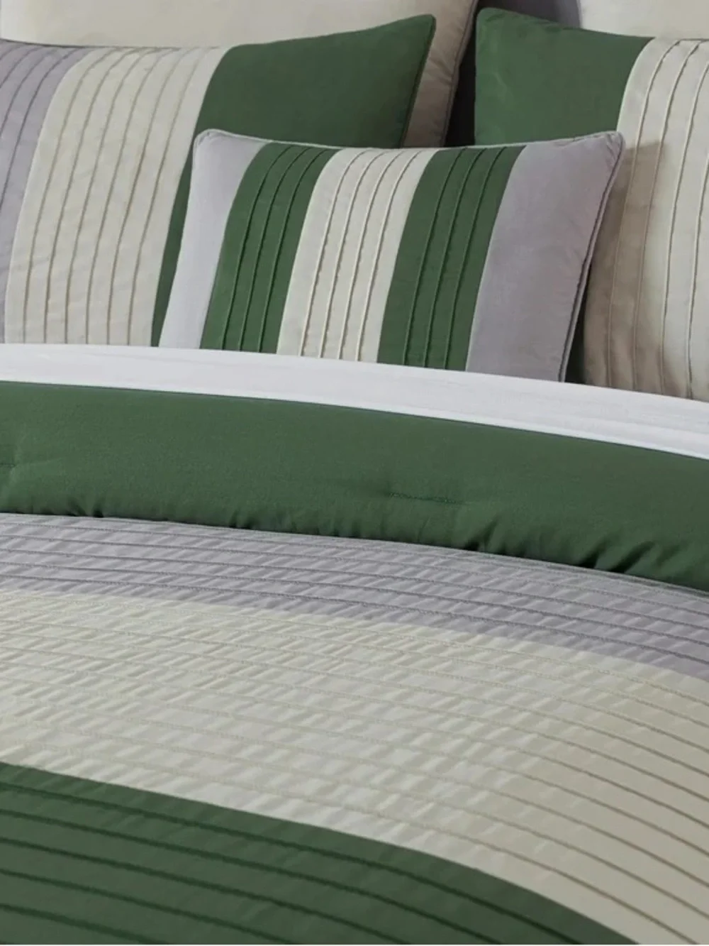 Elegant Green and Gray Full 3 piece Comforter Set
